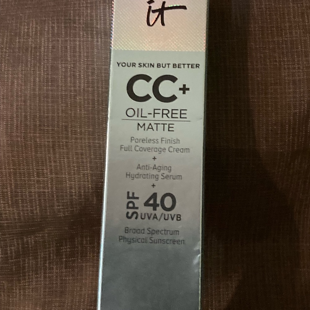 Color correcting cream by it cosmetics..40 spv